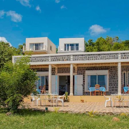 Hotel Riziky Antsiranana エクステリア 写真