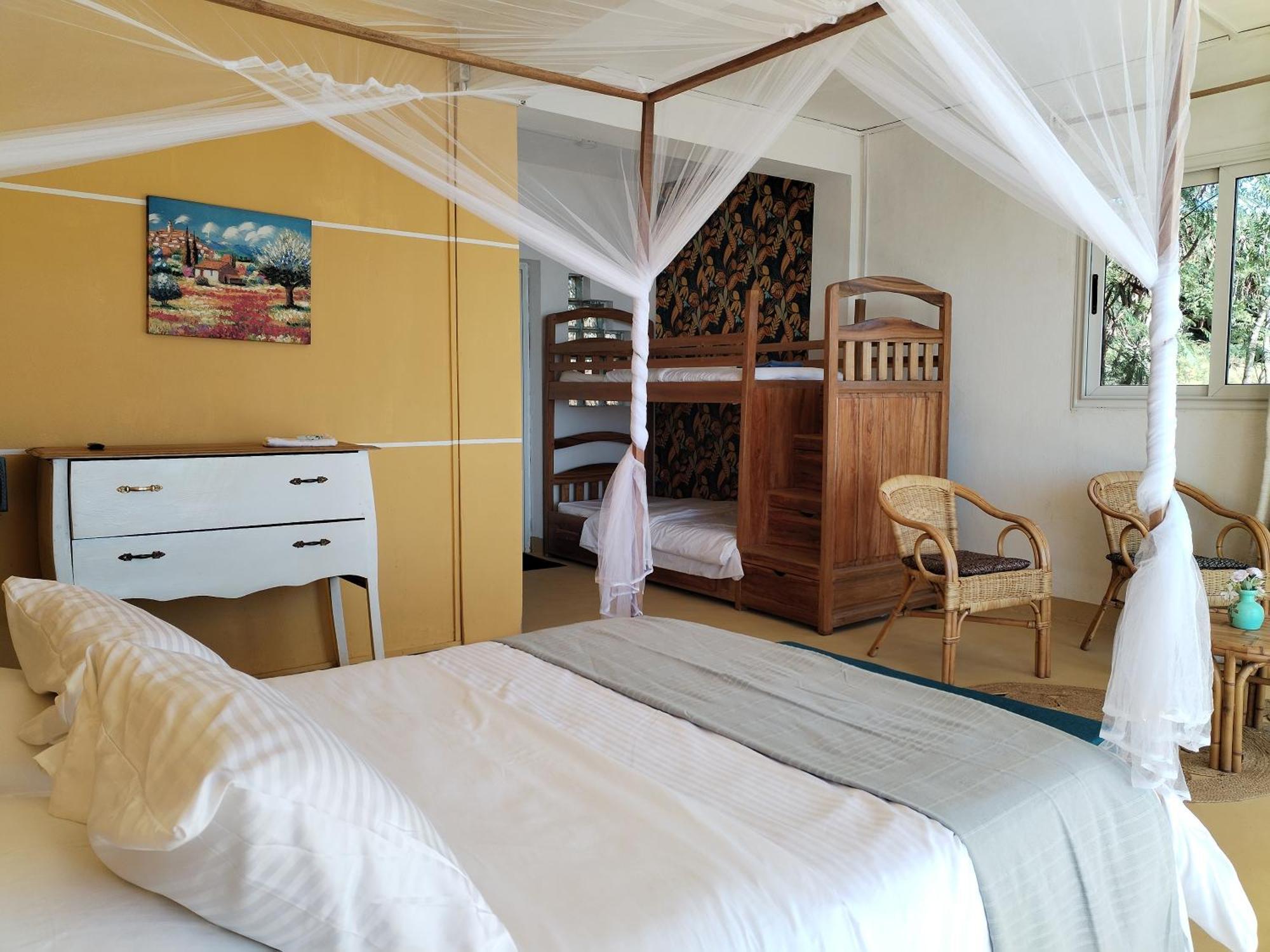 Hotel Riziky Antsiranana エクステリア 写真
