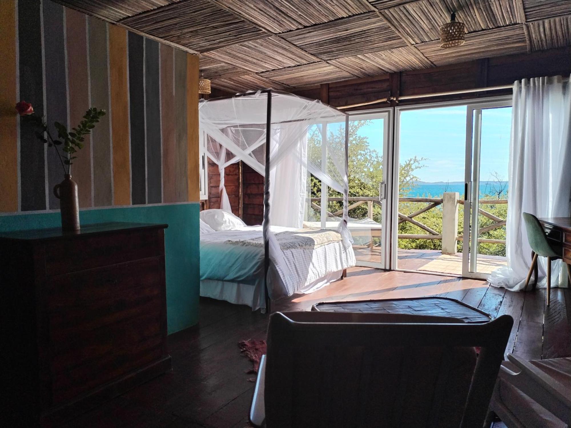 Hotel Riziky Antsiranana エクステリア 写真
