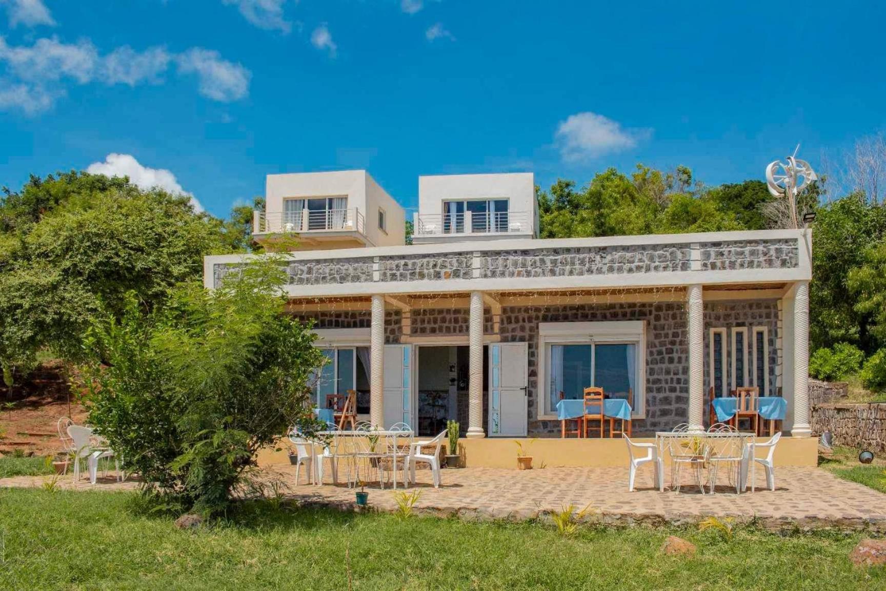 Hotel Riziky Antsiranana エクステリア 写真